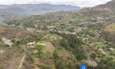 Se vende amplio terreno con dos casas en Landangui-Malacatos