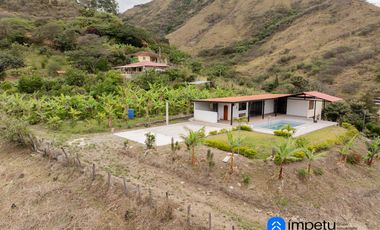 Se vende amplio terreno con dos casas en Landangui-Malacatos
