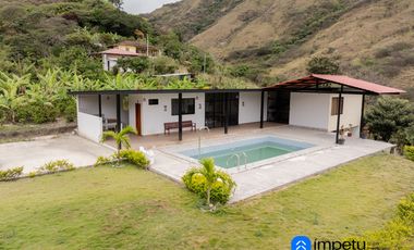 Se vende amplio terreno con dos casas en Landangui-Malacatos