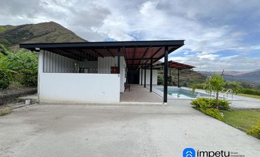 Se vende amplio terreno con dos casas en Landangui-Malacatos