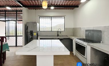Se vende amplio terreno con dos casas en Landangui-Malacatos