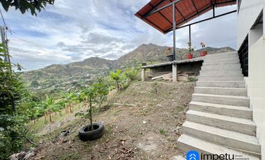 Se vende amplio terreno con dos casas en Landangui-Malacatos