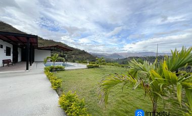 Se vende amplio terreno con dos casas en Landangui-Malacatos