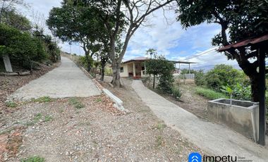 Se vende amplio terreno con dos casas en Landangui-Malacatos