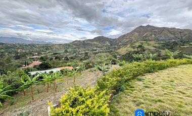 Se vende amplio terreno con dos casas en Landangui-Malacatos