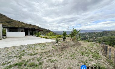 Se vende amplio terreno con dos casas en Landangui-Malacatos