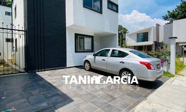 Vendo Bonita y cómoda Casa con recámara en planta baja en Fortín, Fraccionamiento Privado.