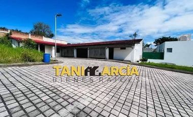 Vendo Bonita y cómoda Casa con recámara en planta baja en Fortín, Fraccionamiento Privado.