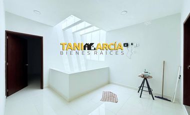 Vendo Bonita y cómoda Casa con recámara en planta baja en Fortín, Fraccionamiento Privado.