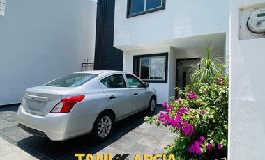 Vendo Bonita y cómoda Casa con recámara en planta baja en Fortín, Fraccionamiento Privado.