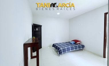 Vendo Bonita y cómoda Casa con recámara en planta baja en Fortín, Fraccionamiento Privado.