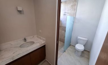 CASA EN VENTA EN NORTEMERIDA FRACCIONAMIENTO.  BUEN PRECIO. EXCELENTE UBICACIÓN