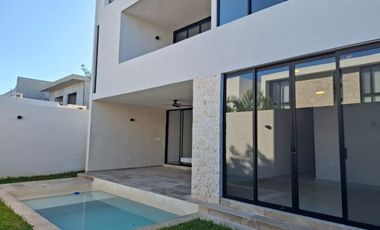 CASA EN VENTA EN NORTEMERIDA FRACCIONAMIENTO.  BUEN PRECIO. EXCELENTE UBICACIÓN