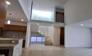 CASA EN VENTA EN NORTEMERIDA FRACCIONAMIENTO.  BUEN PRECIO. EXCELENTE UBICACIÓN