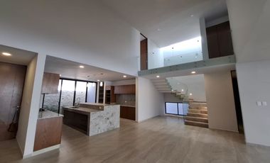 CASA EN VENTA EN NORTEMERIDA FRACCIONAMIENTO.  BUEN PRECIO. EXCELENTE UBICACIÓN