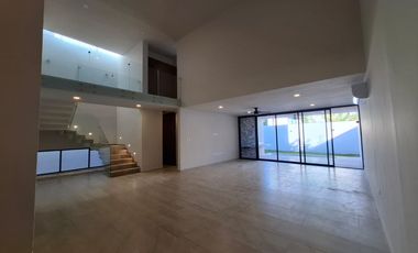 CASA EN VENTA EN NORTEMERIDA FRACCIONAMIENTO.  BUEN PRECIO. EXCELENTE UBICACIÓN