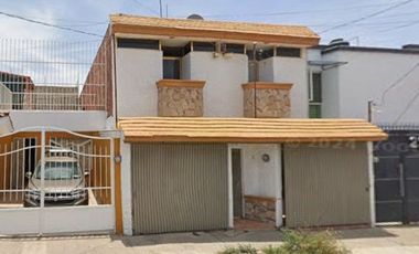 VENTA DE CASA EN GUADALAJARA COL JARDINES DE LA CRUZ