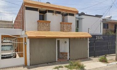 VENTA DE CASA EN GUADALAJARA COL JARDINES DE LA CRUZ