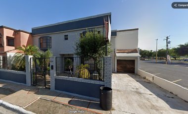 Hermosa y amplia casa en remate bancario, ubicada en Calle Sexta 200 Reynosa