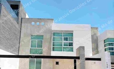 Rento casa en fraccionamiento privado cerca de la Ibero León Guanajuato