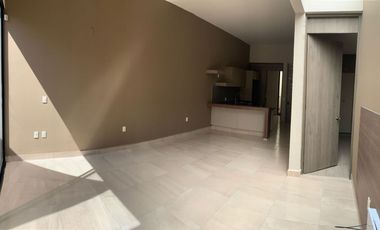 CASA EN RENTA DE UNA PLANTA EL MAYORAZGO LEON GTO ZONA SUR.