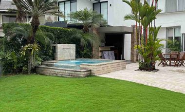 CASA DE VENTA EN EL KM 9 DE LA VÍA SAMBORONDÓN