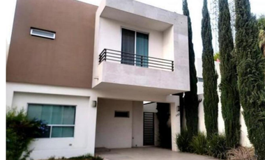 Casa en condominio en remate bancario, ubicada en hermoso fraccionamiento Villa Alta, Coahuila