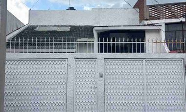 Se renta casa en fraccionamiento Las Haciendas, Metepec, Estado De México