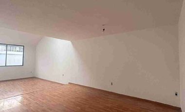 Se renta casa en fraccionamiento Las Haciendas, Metepec, Estado De México