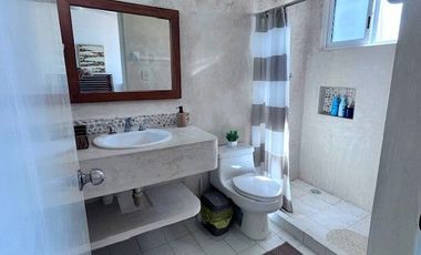 Casa en venta en  San Benito  frente al mar