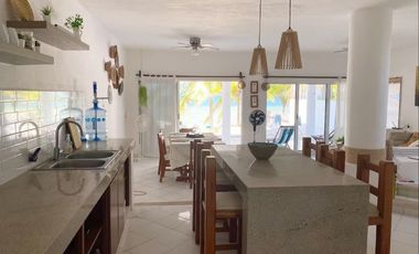 Casa en venta en  San Benito  frente al mar