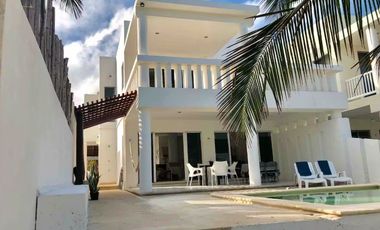 Casa en venta en  San Benito  frente al mar