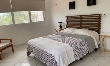 Casa en venta en  San Benito  frente al mar