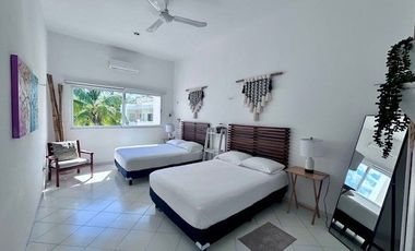 Casa en venta en  San Benito  frente al mar