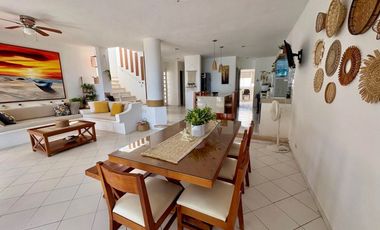 Casa en venta en  San Benito  frente al mar