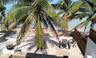 Casa en venta en  San Benito  frente al mar