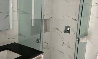 Vendo o Alquilo Casa ESTRENO tipo Town House con Vista a la Laguna en Urb. La Laguna