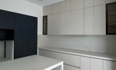 Vendo o Alquilo Casa ESTRENO tipo Town House con Vista a la Laguna en Urb. La Laguna