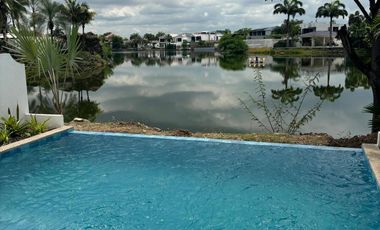 Vendo o Alquilo Casa ESTRENO tipo Town House con Vista a la Laguna en Urb. La Laguna