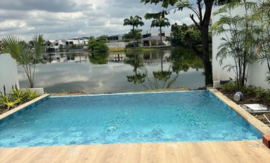 Vendo o Alquilo Casa ESTRENO tipo Town House con Vista a la Laguna en Urb. La Laguna