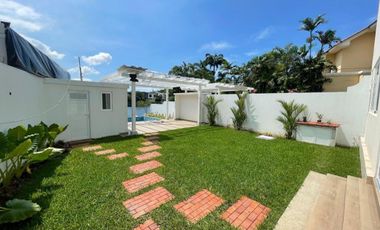 Vendo o Alquilo Casa ESTRENO tipo Town House con Vista a la Laguna en Urb. La Laguna