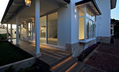 Vendo o Alquilo Casa ESTRENO tipo Town House con Vista a la Laguna en Urb. La Laguna