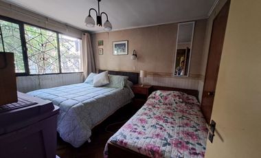 Espectacular terreno de 525mt2 en venta con 2 casas, comercial/residencial. Lindo jardín, muy bien mantenidas. Propiedad apta salud, deporte, educación, otros