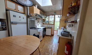 Espectacular terreno de 525mt2 en venta con 2 casas, comercial/residencial. Lindo jardín, muy bien mantenidas. Propiedad apta salud, deporte, educación, otros