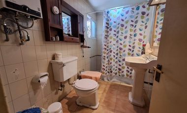 Espectacular terreno de 525mt2 en venta con 2 casas, comercial/residencial. Lindo jardín, muy bien mantenidas. Propiedad apta salud, deporte, educación, otros