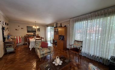 Espectacular terreno de 525mt2 en venta con 2 casas, comercial/residencial. Lindo jardín, muy bien mantenidas. Propiedad apta salud, deporte, educación, otros