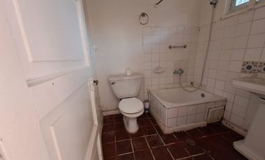 Espectacular terreno de 525mt2 en venta con 2 casas, comercial/residencial. Lindo jardín, muy bien mantenidas. Propiedad apta salud, deporte, educación, otros