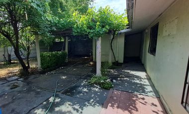 Espectacular terreno de 525mt2 en venta con 2 casas, comercial/residencial. Lindo jardín, muy bien mantenidas. Propiedad apta salud, deporte, educación, otros