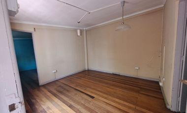 Espectacular terreno de 525mt2 en venta con 2 casas, comercial/residencial. Lindo jardín, muy bien mantenidas. Propiedad apta salud, deporte, educación, otros