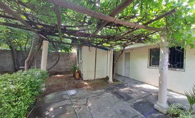 Espectacular terreno de 525mt2 en venta con 2 casas, comercial/residencial. Lindo jardín, muy bien mantenidas. Propiedad apta salud, deporte, educación, otros